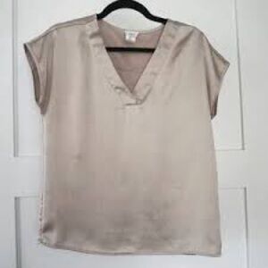 Nicole Miller Elegant Cream V-Neck Women's Top M